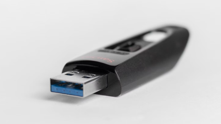 USB 플래시 드라이브를 PC용 보안 키로 만드는 방법: 필수적인 추가 보안 레이어